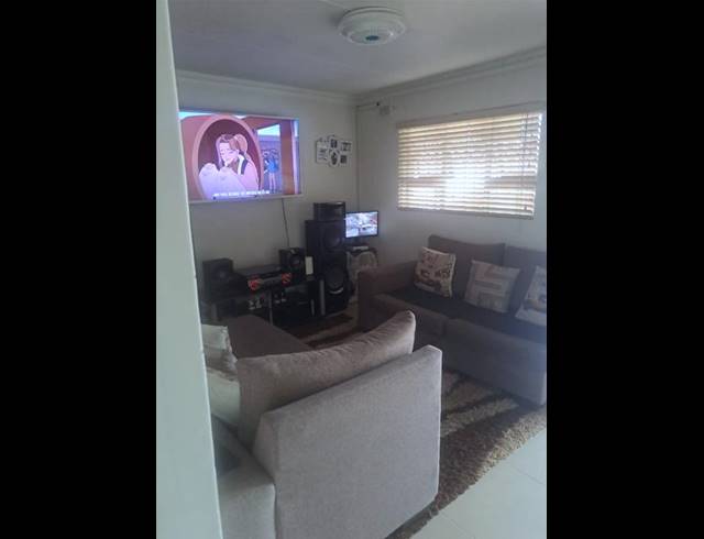 2 BEDROOM HOUSE FOR SALE IN WOODLANDS